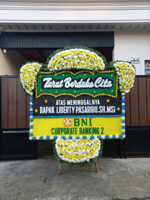Papan Bunga Duka di Manggelum