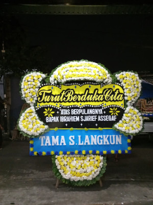 Papan Bunga Duka di Manggelum